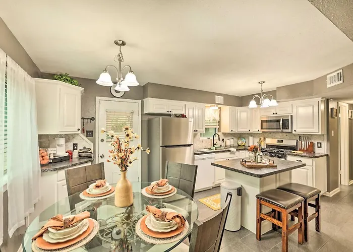~ 5 Mi To Dtwn Worth: Retreat W/ Fire Pit Fort Worth