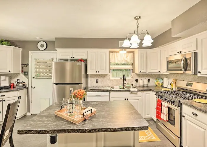 Holiday home ~ 5 Mi To Dtwn Worth: Retreat W/ Fire Pit *