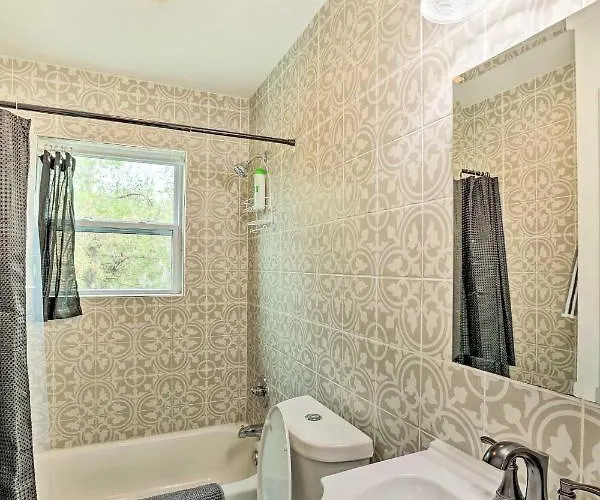 ~ 5 Mi To Dtwn Worth: Retreat W/ Fire Pit Holiday home Fort Worth