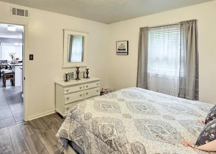 ~ 5 Mi To Dtwn Worth: Retreat W/ Fire Pit Fort Worth